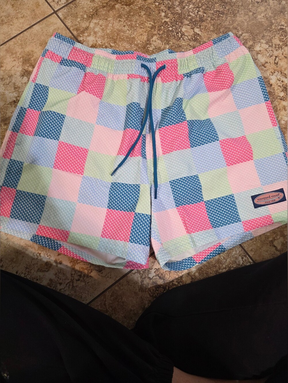 Vineyard Vines Men's Patchwork Whale Chappy Trunk Swim Shorts Pastel Size Small